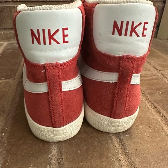 Red Suede Nike Blazers 5.5Y - Picture 4 of 6